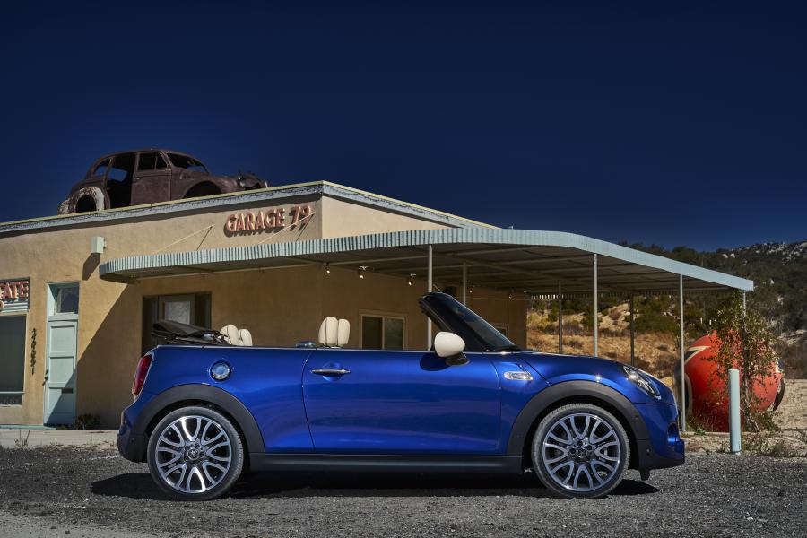  Mini Cooper S Cabrio (F57) 2018 года  (WW) (фото 66 из 222)
